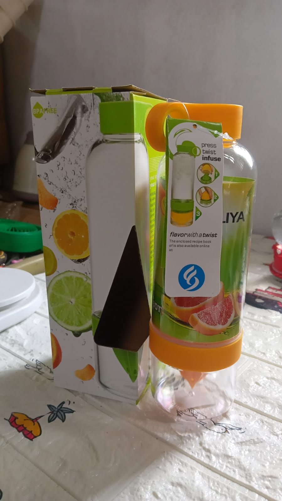 2414 CITRUS JUICER BOTTLE INSTANT JUICE SPORTS BOTTLE JUICE MAKER INFUSER BOTTLE 2414 CITRUS JUICER BOTTLE INSTANT JUICE SPORTS BOTTLE JUICE MAKER INFUSER BOTTLE
